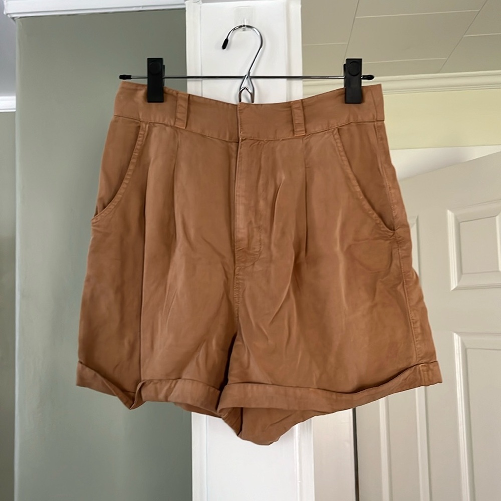 London/European High-Waisted Shorts in Brown
